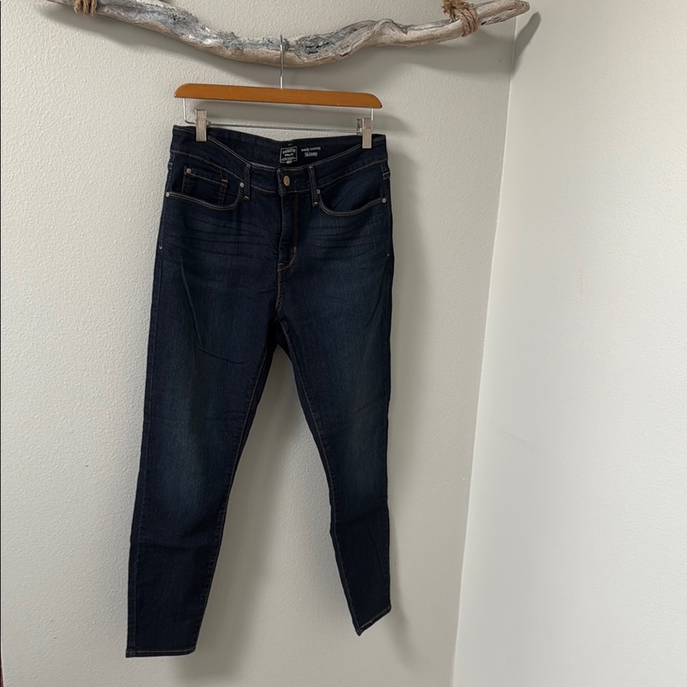 NWOT Dark Blue Women's Levi’s Total Shaping Jeans - 12